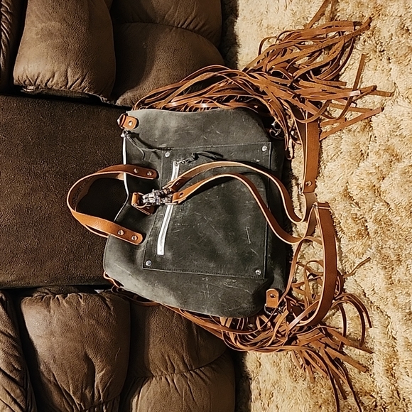 Fringe Cowhide Tote Bag - Tan and Cream